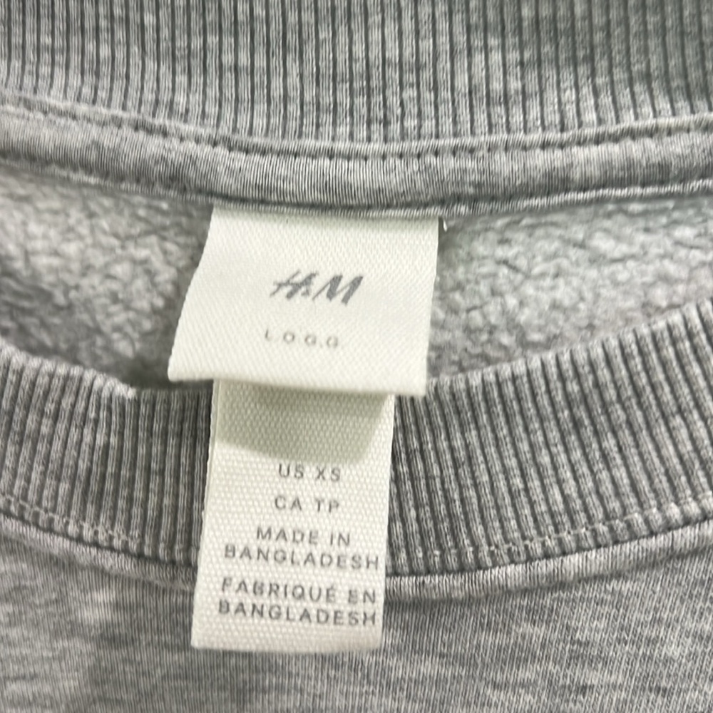 H&M graphic sweatshirt - Picture 2 of 3